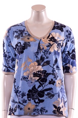 Brandtex T-shirt dame med ribkanter og print af blå blomster
